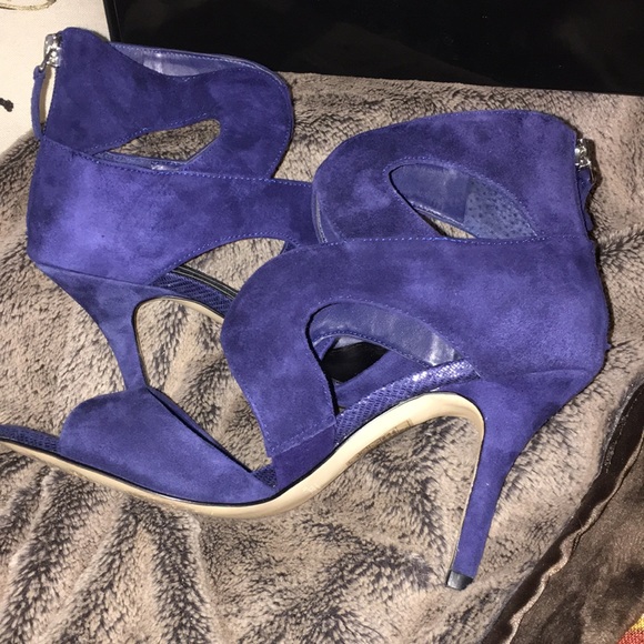 WHBM Peacock Blue zip up Cage Heel Size 6 - Picture 6 of 8